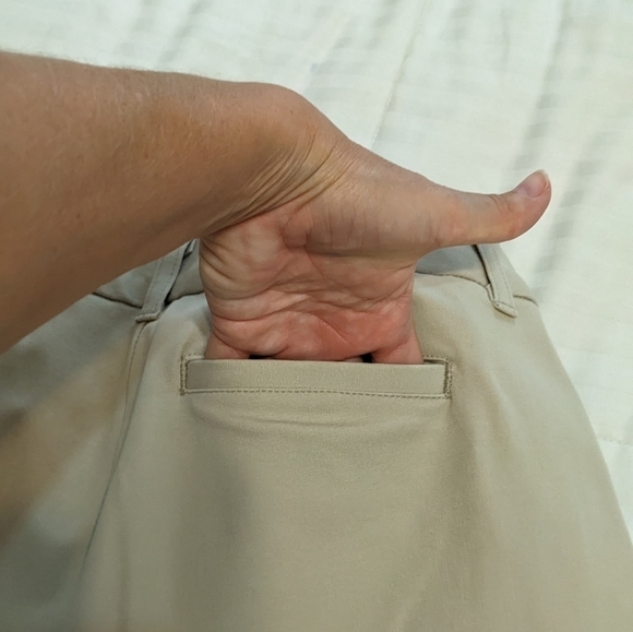 ST. John's Bay petite Bi-stretch pant, classic fit, boot cup size 10 petite - Picture 5 of 6